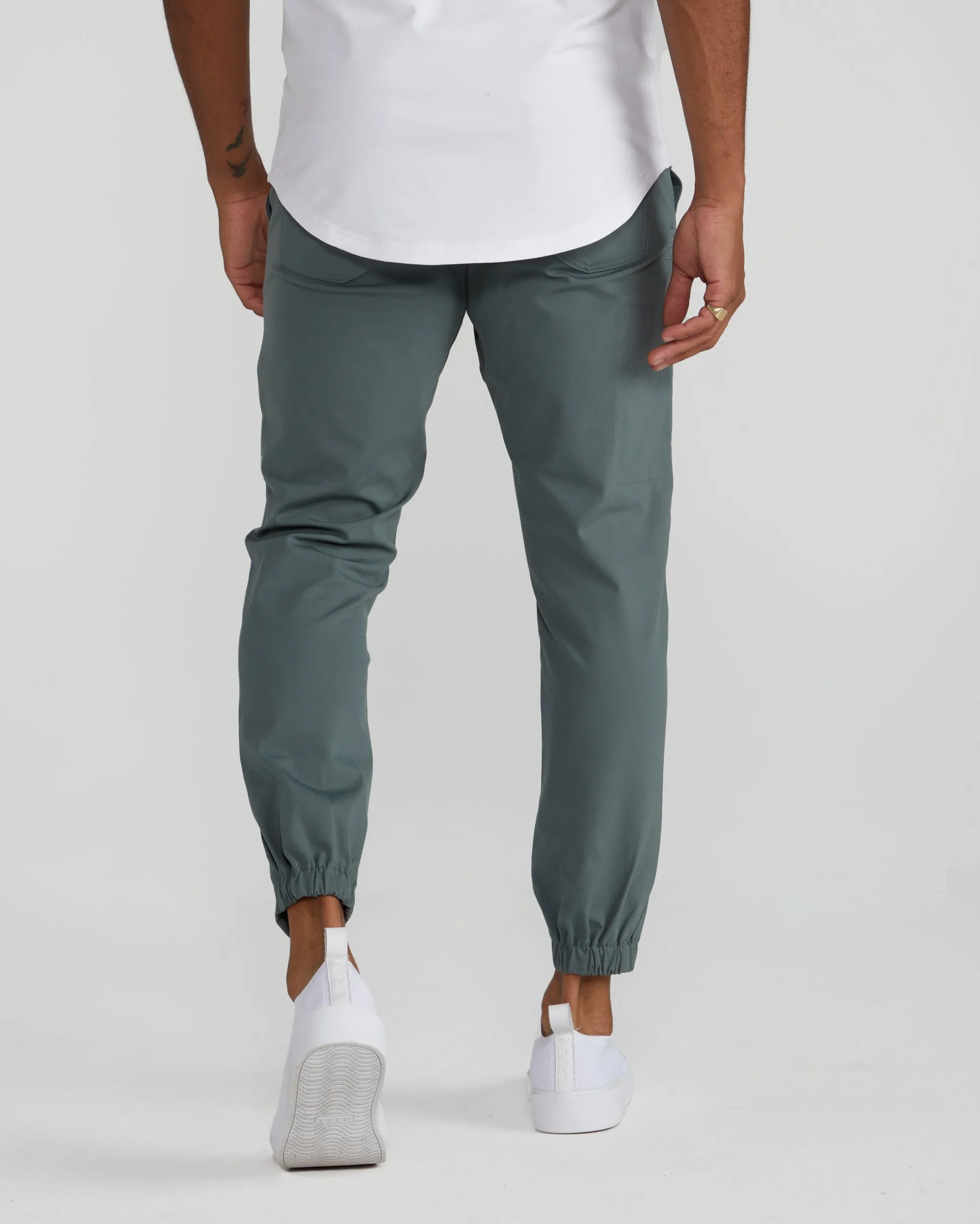 Everyday Jogger Pant <!-- Size 40 -->