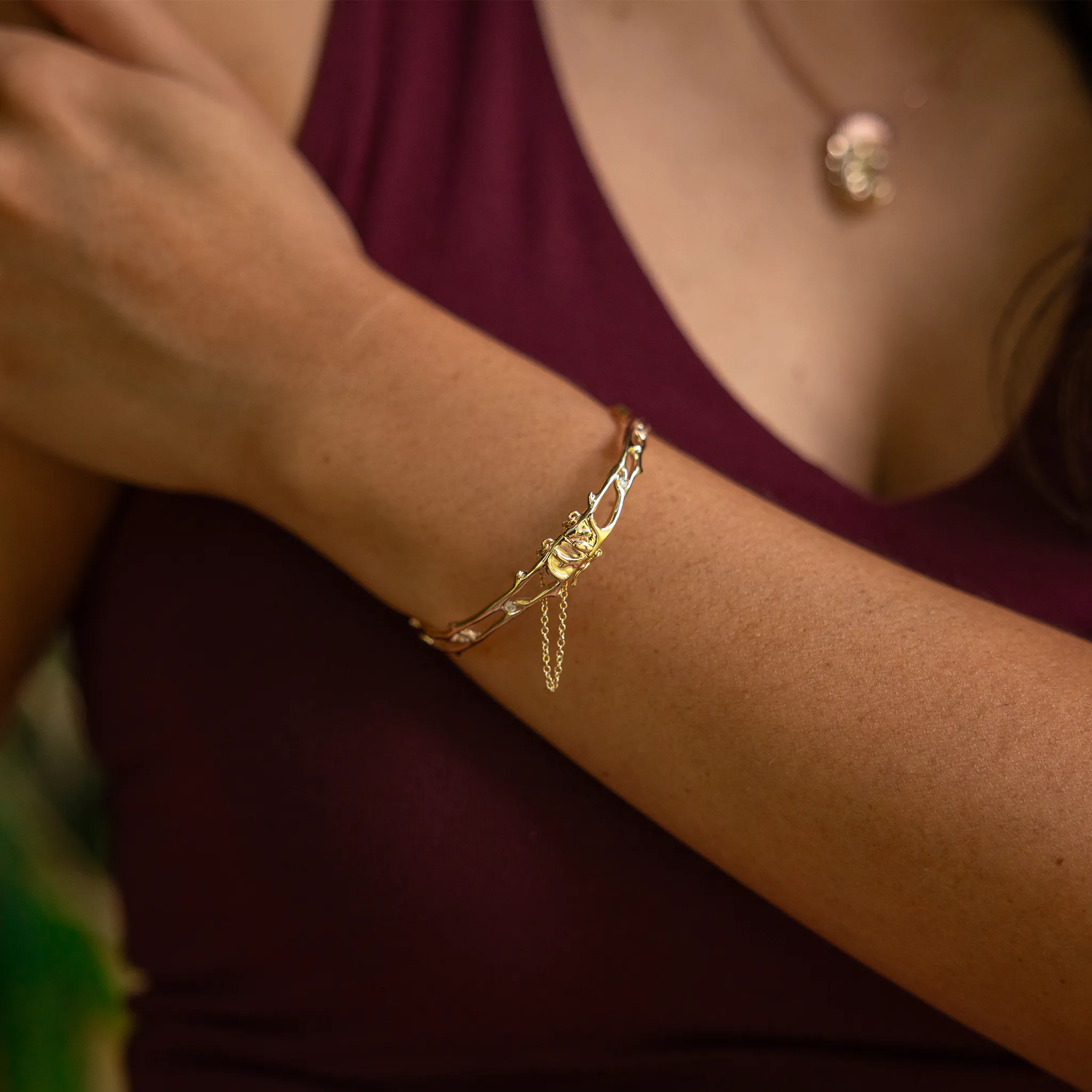 Heritage Hinge Bracelet in Gold with Diamonds